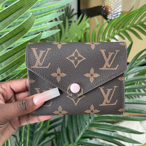Short Brown/Pink Flower logo Full Wallet *comes with box*