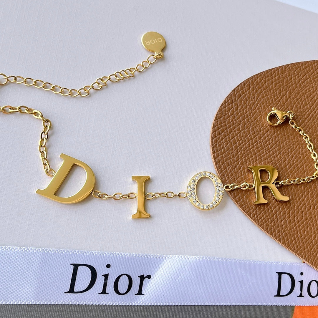 Letter rhinestone Armband