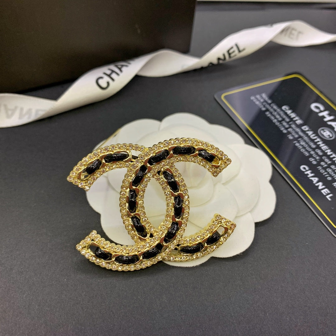 CC Diamond Girl Brosche