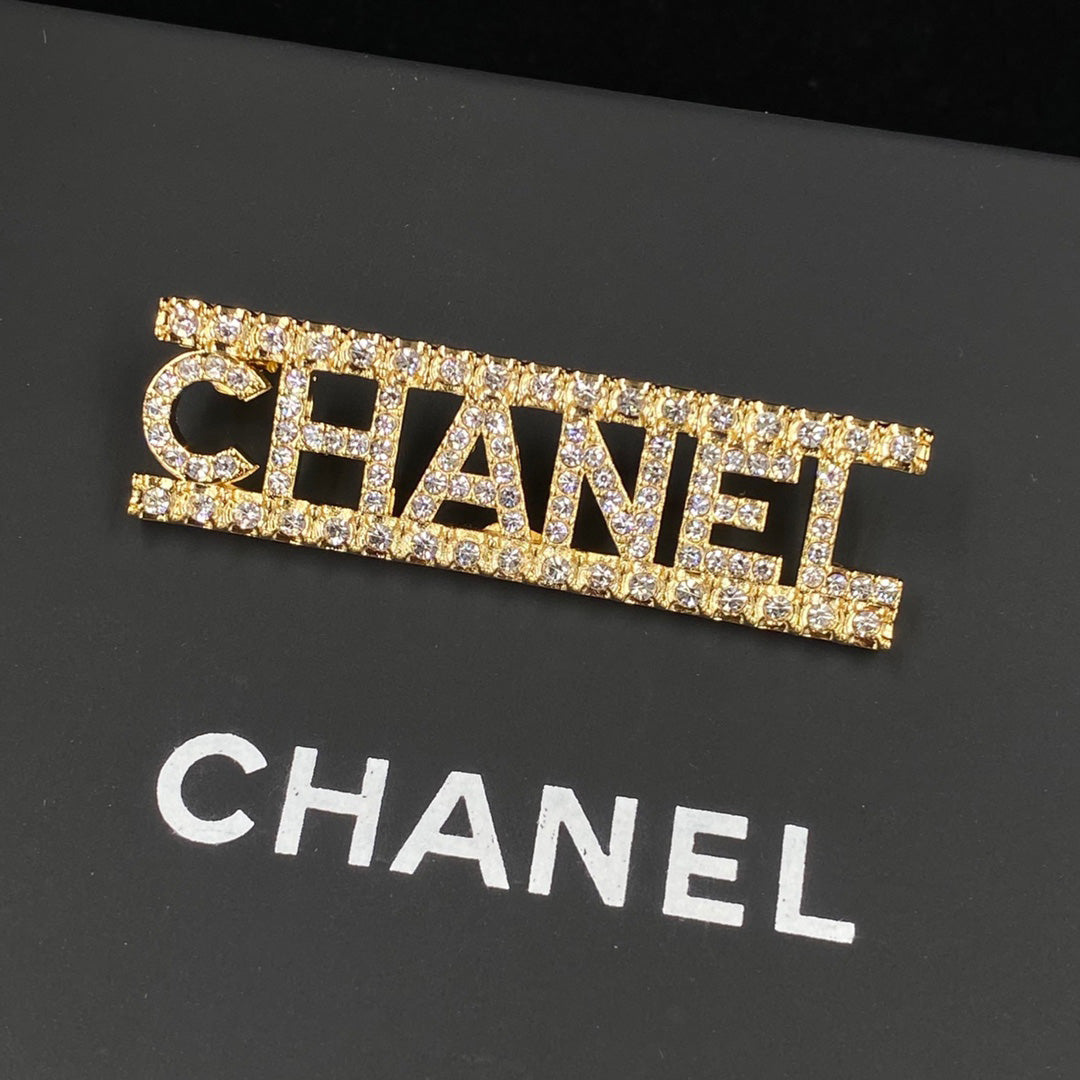 Funkelnd Diamond Letter Brosche