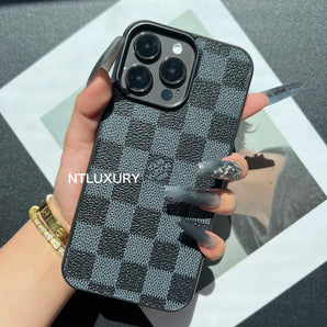 Traditional Love Phone Case (Black Lattice)