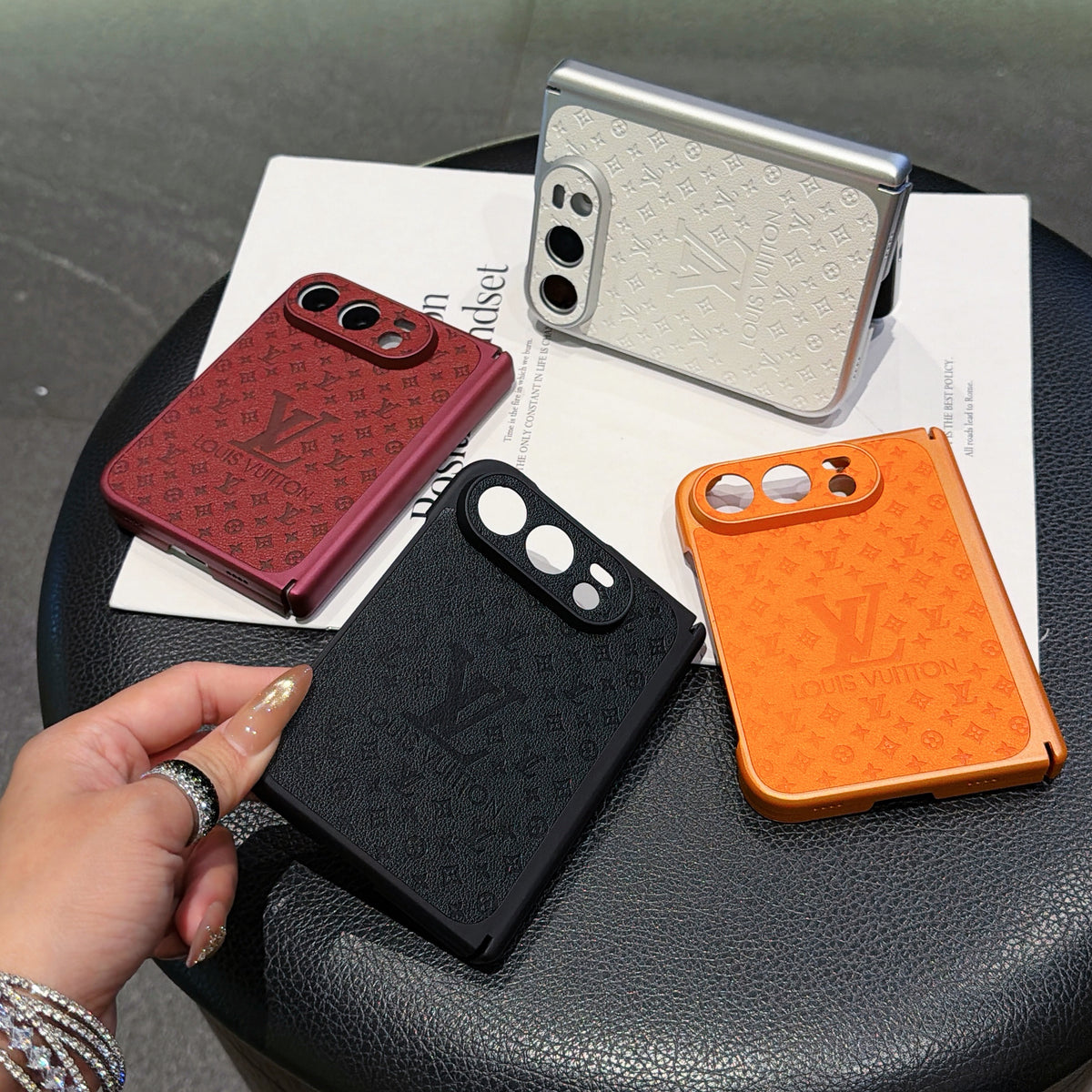 Classic Love Girl Phone Case For iPhone Duo with Hinge Protection