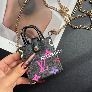 Niedliche Mini-Geldbörse mit Kette und Blumenmuster für all die süßen Dinge (Schwarz, großes Herz) 