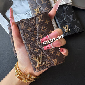 Curved Edge Love Tri-Fold Wallet