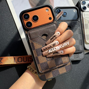 Étui MagSafe avec pochette MagSafe 2 et bandoulière (motif Latticed Love)