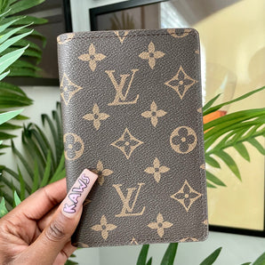 Monogram Passport Holder *comes with box*