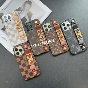 iPhone-Hülle mit floralem Design und passendem Gürtel 