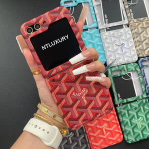 Sichern Sie sich Ihre Samsung-Hülle für die Z-Flip-Serie mit Tasche 