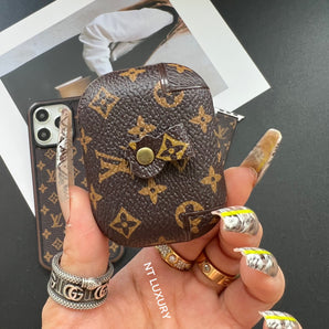 Traditional Touch Airpods Case (Small Love)