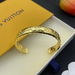 Armband mit Liebesmuster 