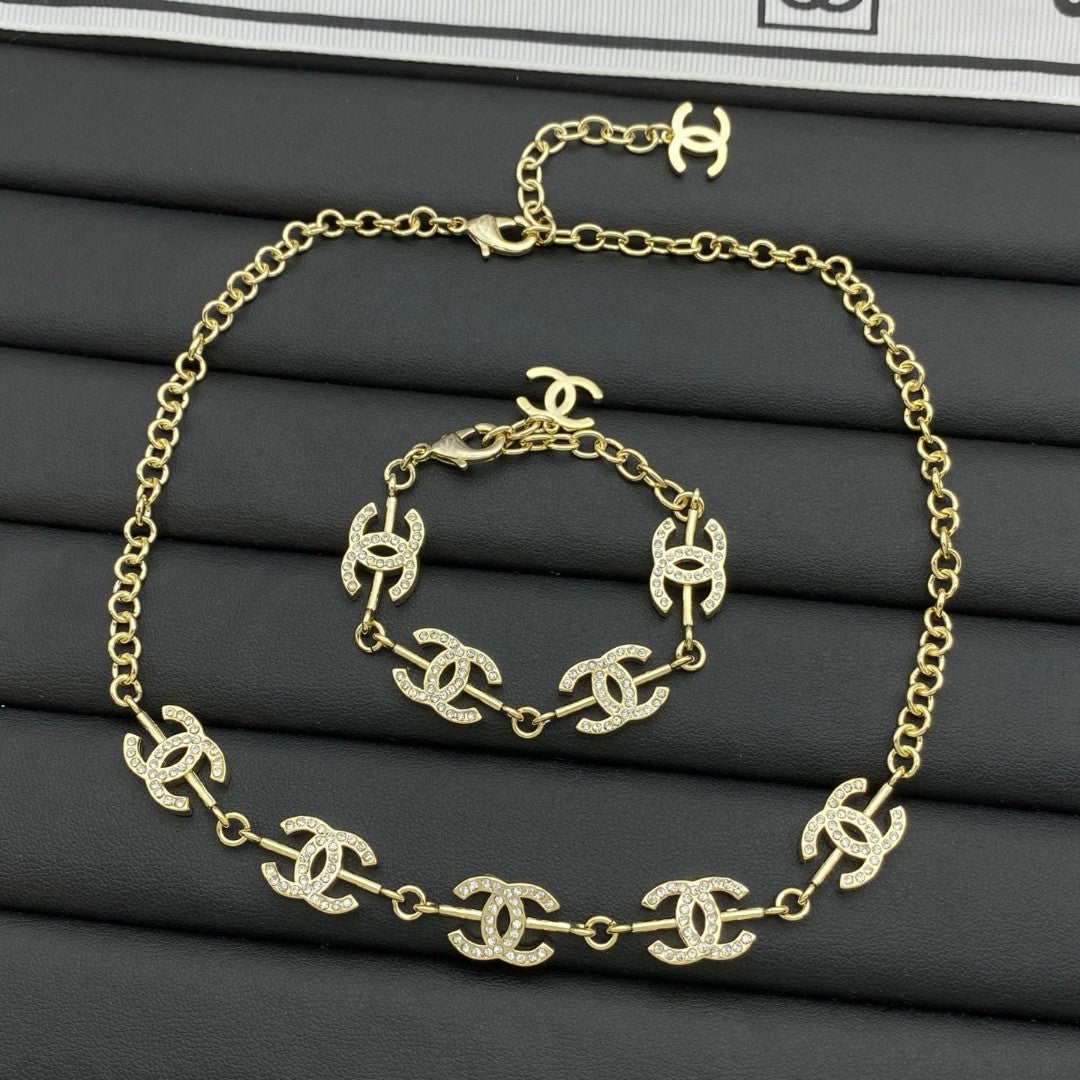 Chic Girl Design Halskette & Armband 2 Set (Gold)