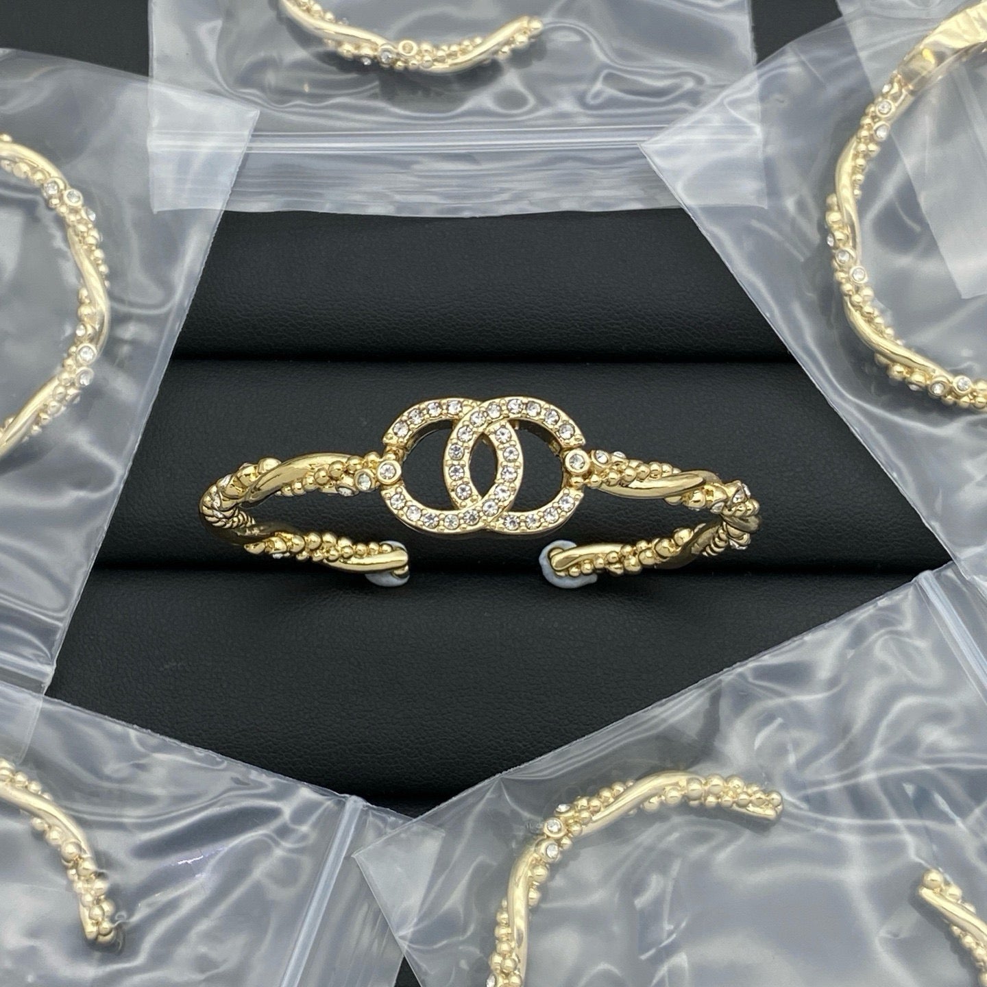 Coco Girl Twisted Armband