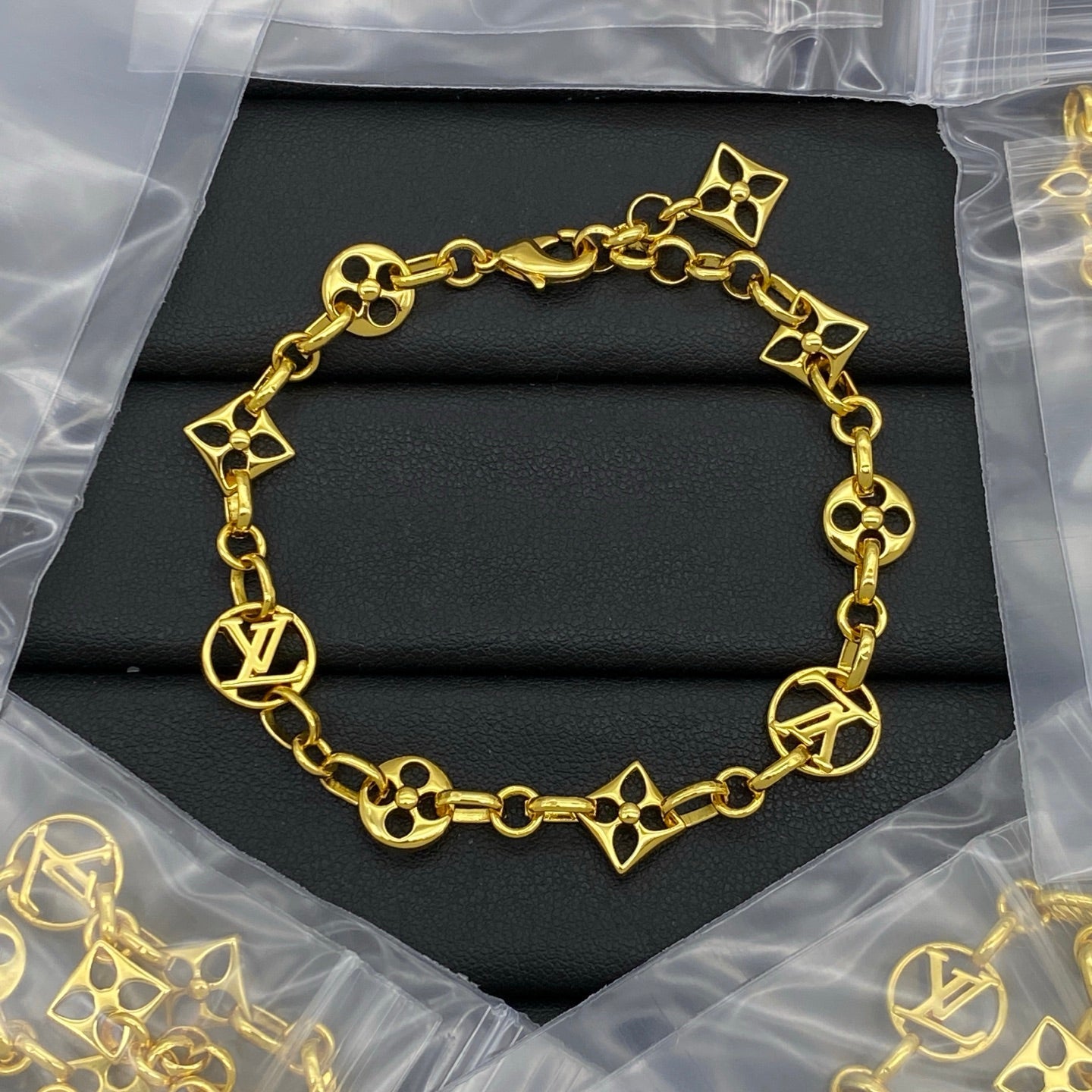 Gold Love Armband