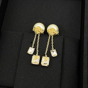 Elegante Taubenohrringe für Mädchen